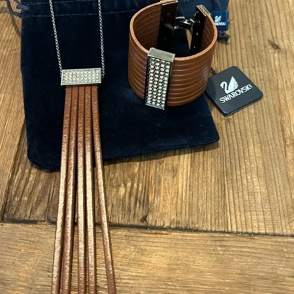 Swarovski Leather and Crystal Matching Necklace and Bracelet - Picture 11 of 11